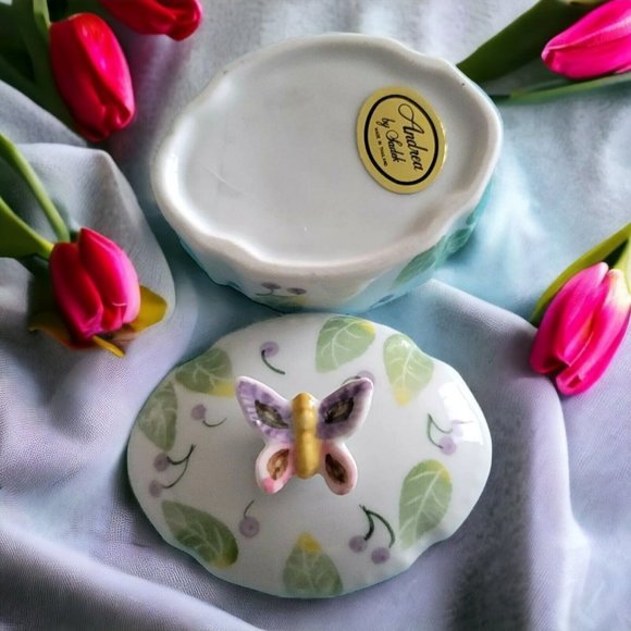 Vintage Andrea By Sadek Porcelain Oval Trinket Box Butterfly Lid Botanical. - Picture 4 of 5